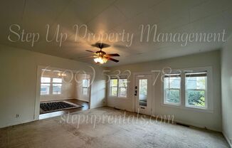 3 beds, 1.5 baths, 1,400 sqft, $2,050, Unit 92