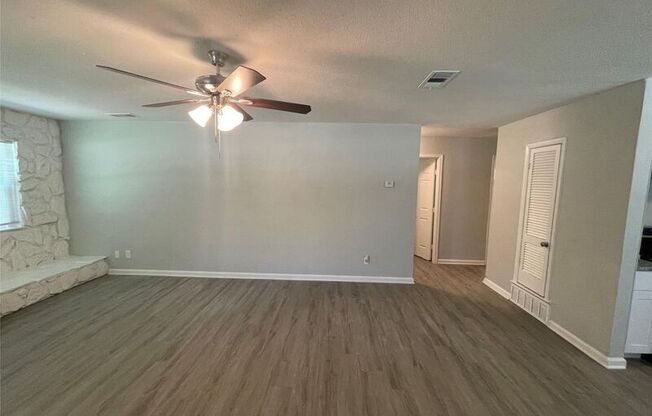 5748 BOWLING DR
