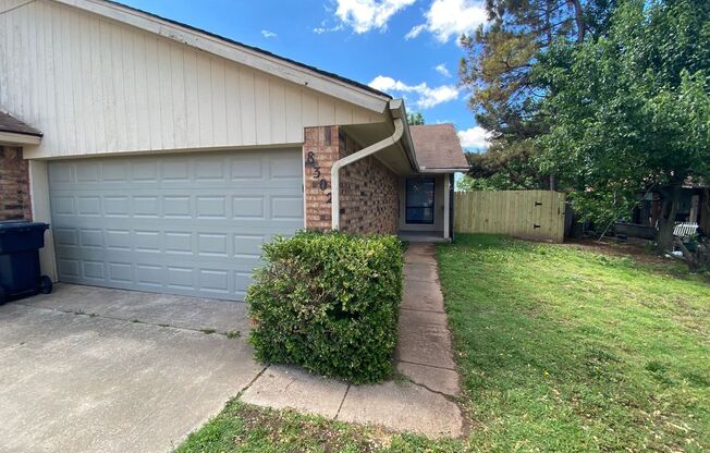 2 Bed 2 Bath duplex on 10th and Council