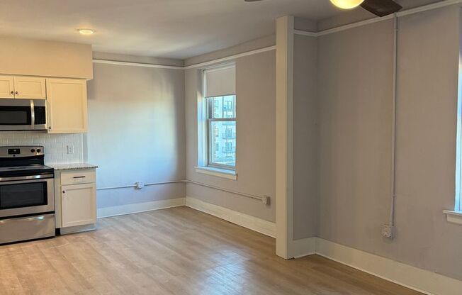 1 bed, 1 bath, 560 sqft, $1,375, Unit 307