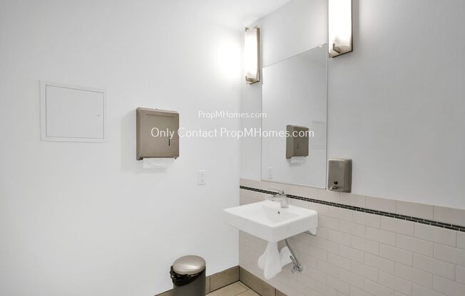 2 beds, 2 baths, 743 sqft, $1,895, Unit 3011 NE Killingsworth Street - Unit 101