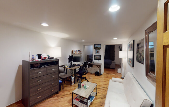 4 beds, 2 baths, $10,500, Unit 2FL