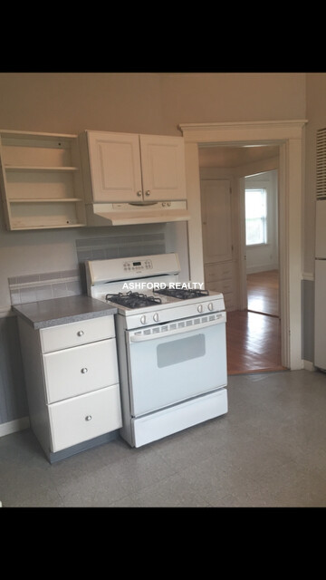260 WAVERLEY AVE