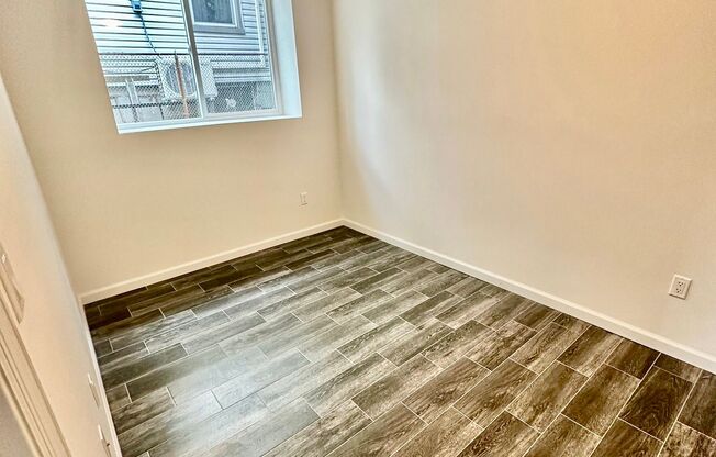 152 DAVIS AVE