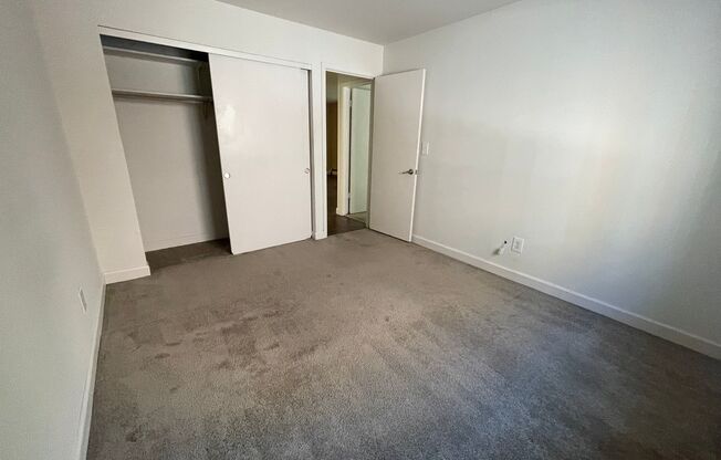 2 beds, 1 bath, $1,425, Unit 107