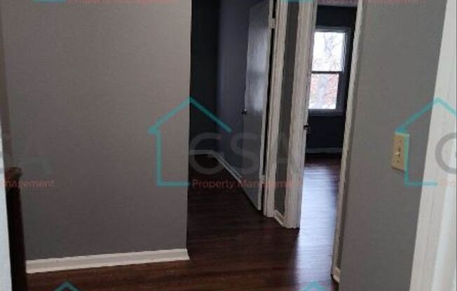 3 beds, 1.5 baths, $1,100, Unit Easton 8