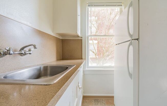 Studio, 1 bath, 400 sqft, $1,495, Unit 203