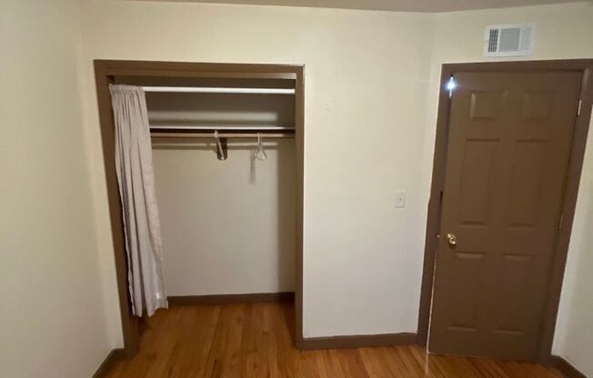 7825 W Hampton Ave (8 Unit)