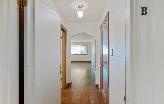 Studio, 1 bath, 582 sqft, $1,395, Unit B