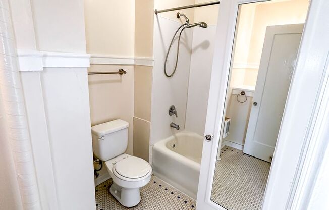 1 bed, 1 bath, 550 sqft, $1,450, Unit 305
