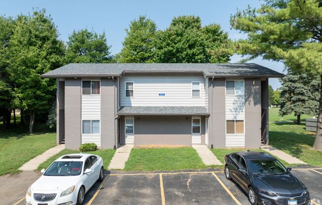 2 beds, 1 bath, 700 sqft, $825, Unit 2430-4 L