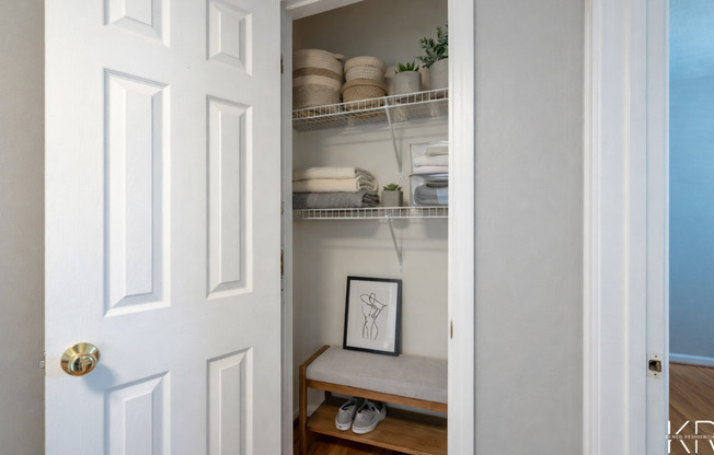 2 beds, 1 bath, 950 sqft, $1,295, Unit 10