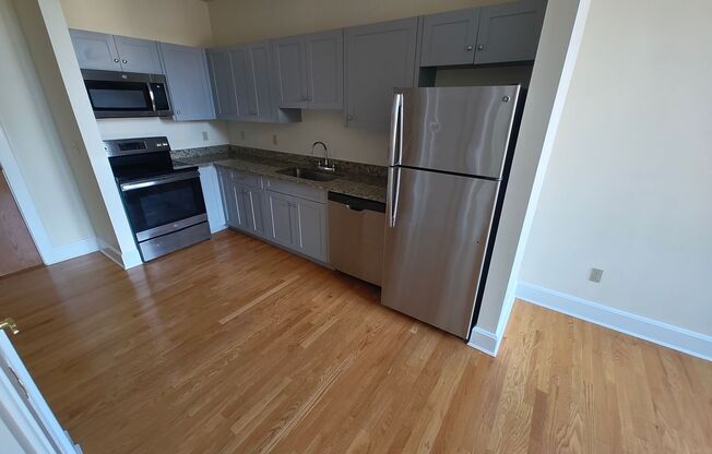1 bed, 1 bath, 500 sqft, $1,550, Unit O-307