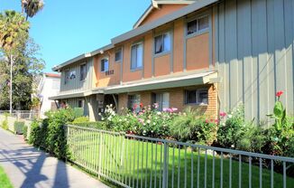 6640-6652 Darby Ave
