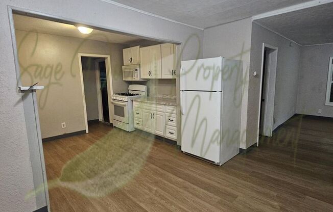 2 beds, 1 bath, $1,095