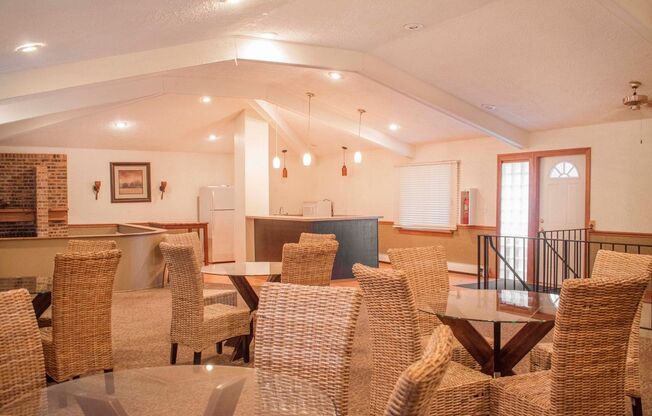 2 beds, 1.5 baths, 1,100 sqft, $1,530, Unit 269