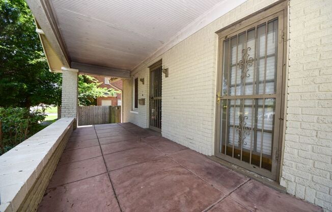 Great 3 bed, 1 bath near University of Memphis and Memphis Botanic Garden.