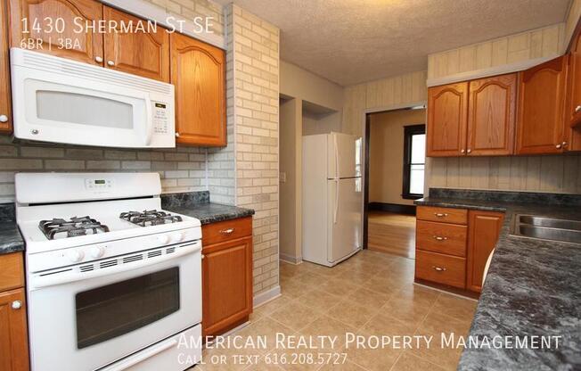 1430 SHERMAN ST SE