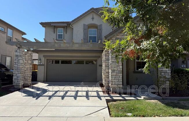 388 CRES MOON DR
