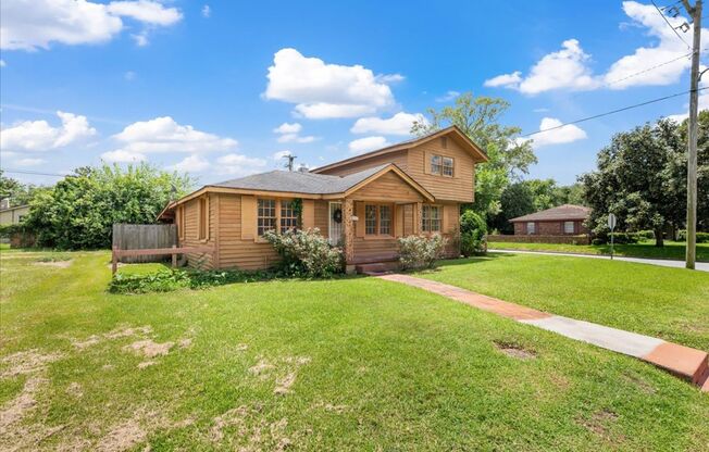 Spacious 3-Bedroom, 2-Bathroom Home at Carroll St, Savannah