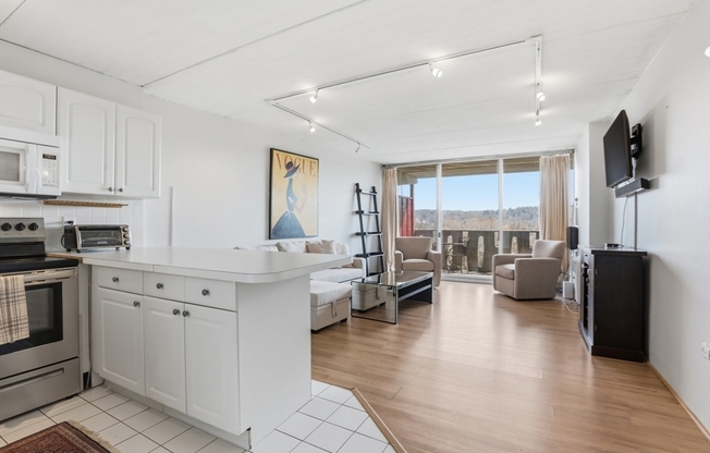 1 bed, 1 bath, 613 sqft, $2,250, Unit 621