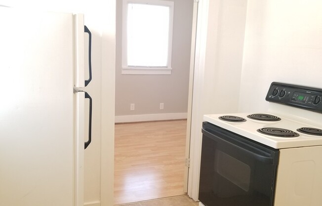 1 bed, 1 bath, 436 sqft, $650, Unit 107