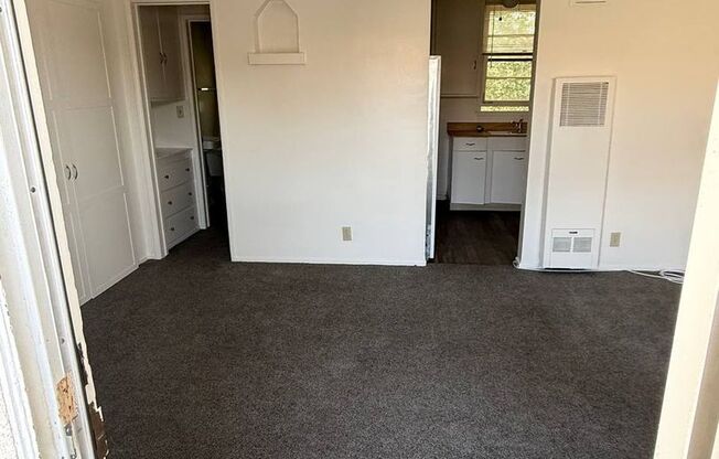 30-102 North 1st Street