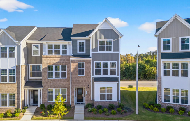 331 CHESAPEAKE CMNS ST