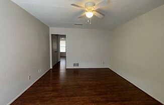 2 beds, 1.5 baths, $1,400, Unit #A