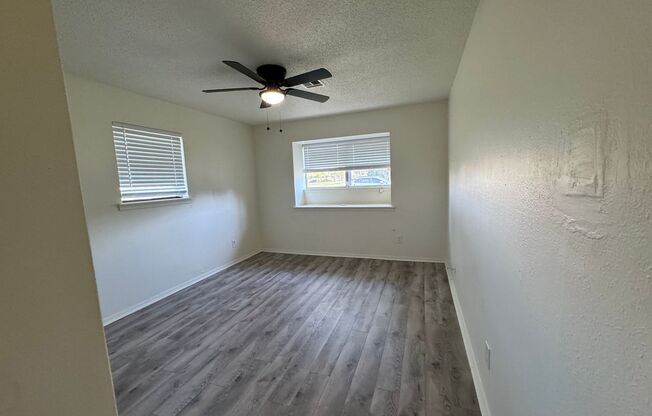 3 beds, 1 bath, $1,300