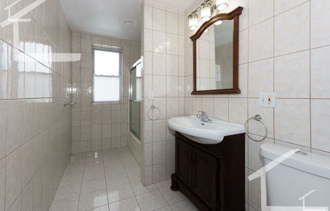 POPULAR BU SSTUDENT APT! Desirable Street near campus !  Heat & HW Inc