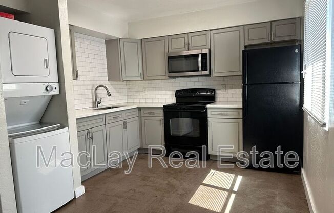 2918 E ROESER DR