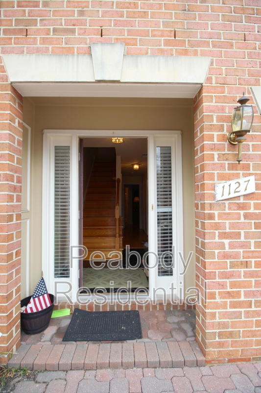 1127 N UTAH ST