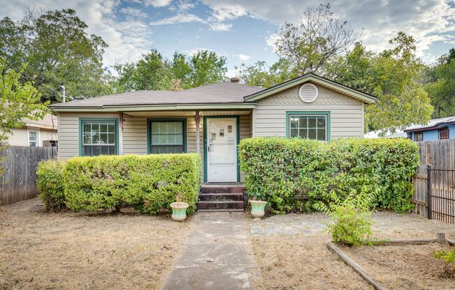 Urban Farmhouse - 2BD/2BA - Work Shop - Huge 1/3 acre - Real Wood Floors - Chickens Optional  - $2200