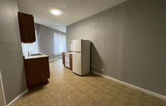 1 bed, 1 bath, $625, Unit #A