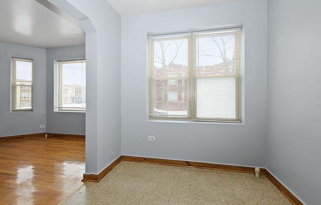 4736-4742 W 65th MOBILITY ZONE