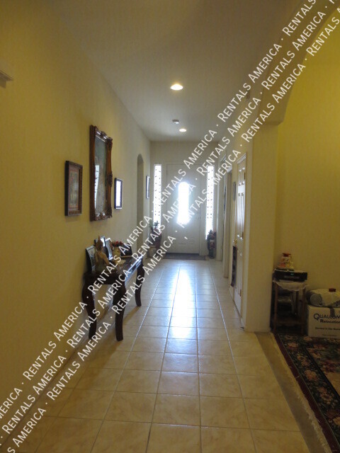 7005 S 57 AVE