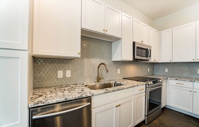 2 beds, 2 baths, 1,007 sqft, $1,880, Unit 314