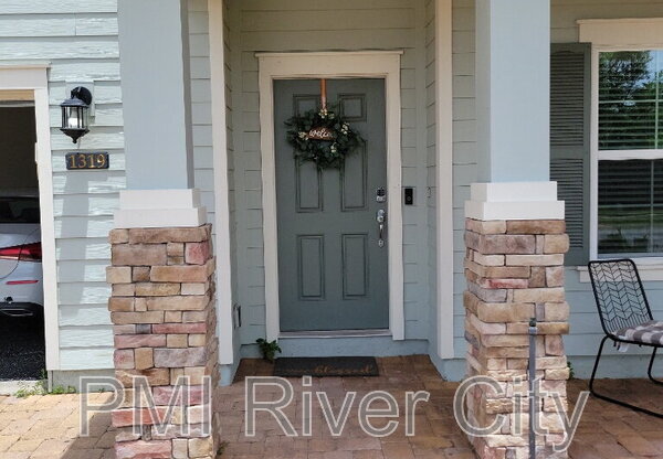 1319 KENDALL DR