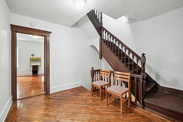 41 HAMPTON PL