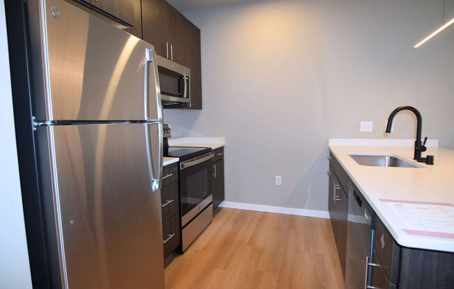Studio, 1 bath, 613 sqft, $1,535, Unit 5604-318
