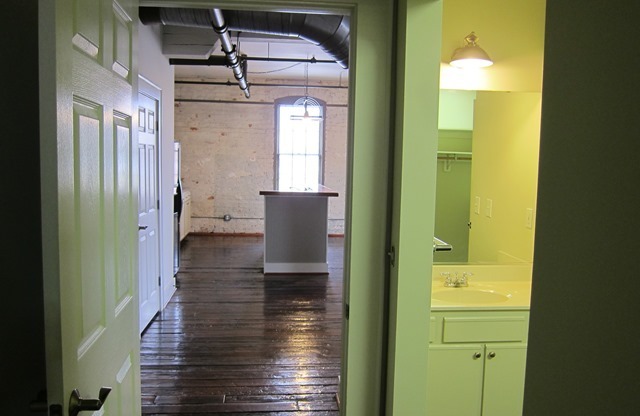 2 beds, 1.5 baths, 1,300 sqft, $1,995, Unit 440