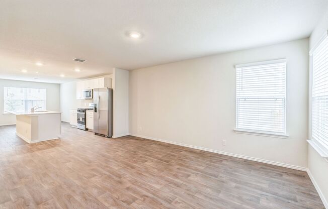 Spacious 5-Bedroom Home for Rent in Riverstone at Westpointe! **2 Weeks Free!!**