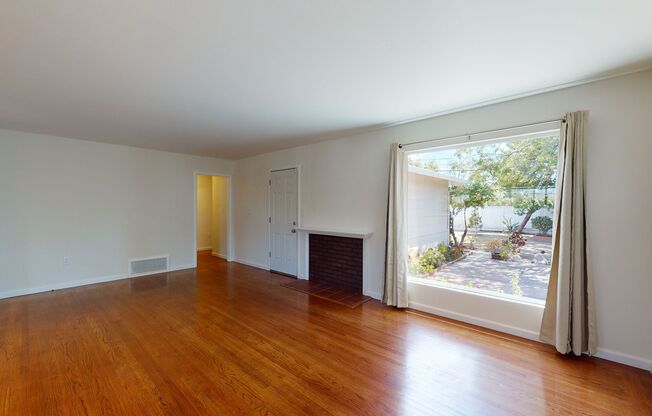 Updated 3 bedroom home, backyard, washer/dryer, great location!