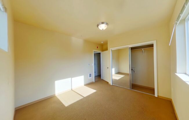 3 beds, 2 baths, 967 sqft, $2,400, Unit 303