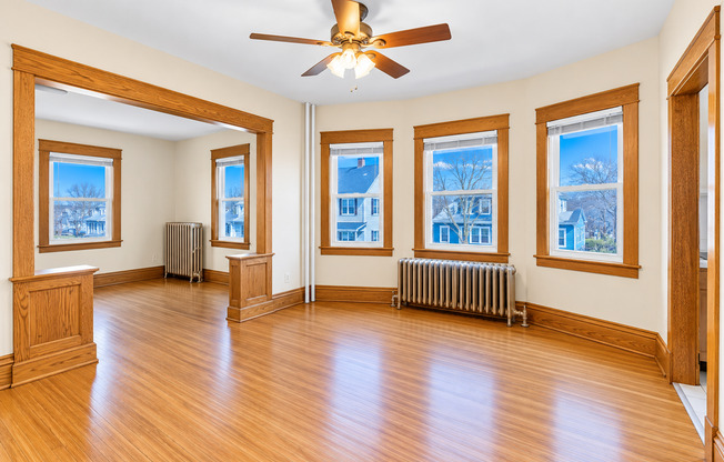 1607-1609 Van Buren Ave