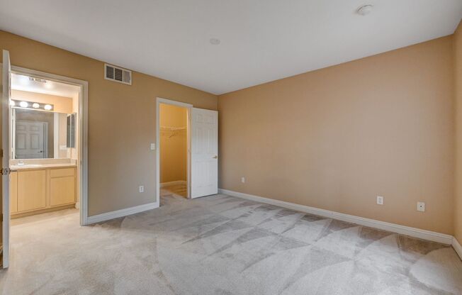 2 beds, 2 baths, 1,036 sqft, $1,500, Unit Badura Ave W. 8000 #2082