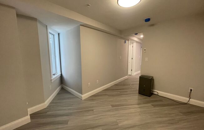 2 beds, 1 bath, 720 sqft, $2,895, Unit 328 Bank #02