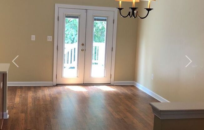 Nice end unit townhouse in waterfront community