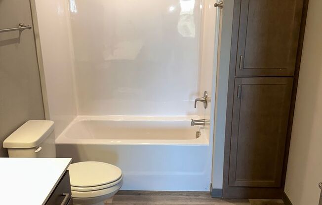 1 bed, 1 bath, 681 sqft, $1,270, Unit 312